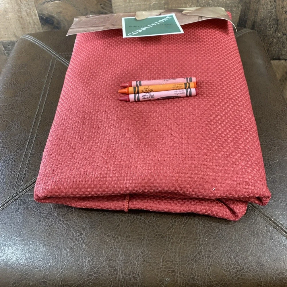 Cobblestone Tablecloth Textured Rust 70